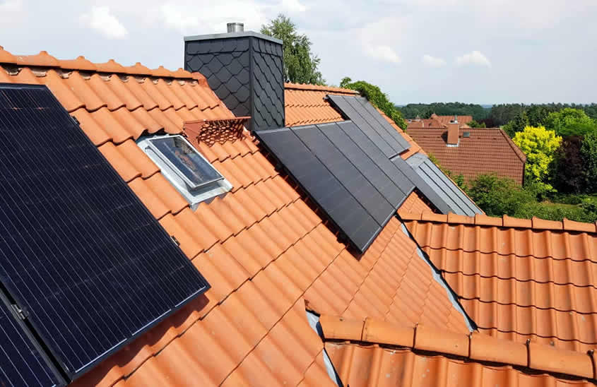 Photovoltaikanlage - Betzendorf | Pv-Anlage mit Wechselrichter und Speichersystem - 4,5 kWp mit 15 SOLARWATT Glas/Glas Modulen Typ Vision 60M highpower 300 Wp, Fronius Wechselrichter und SOLARWATT Speichersystem MyReserve 7,2 kWh Photovoltaikanlage - Betzendorf | Pv-Anlage mit Wechselrichter und Speichersystem - 4,5 kWp mit 15 SOLARWATT Glas/Glas Modulen Typ Vision 60M highpower 300 Wp, Fronius Wechselrichter und SOLARWATT Speichersystem MyReserve 7,2 kWh
